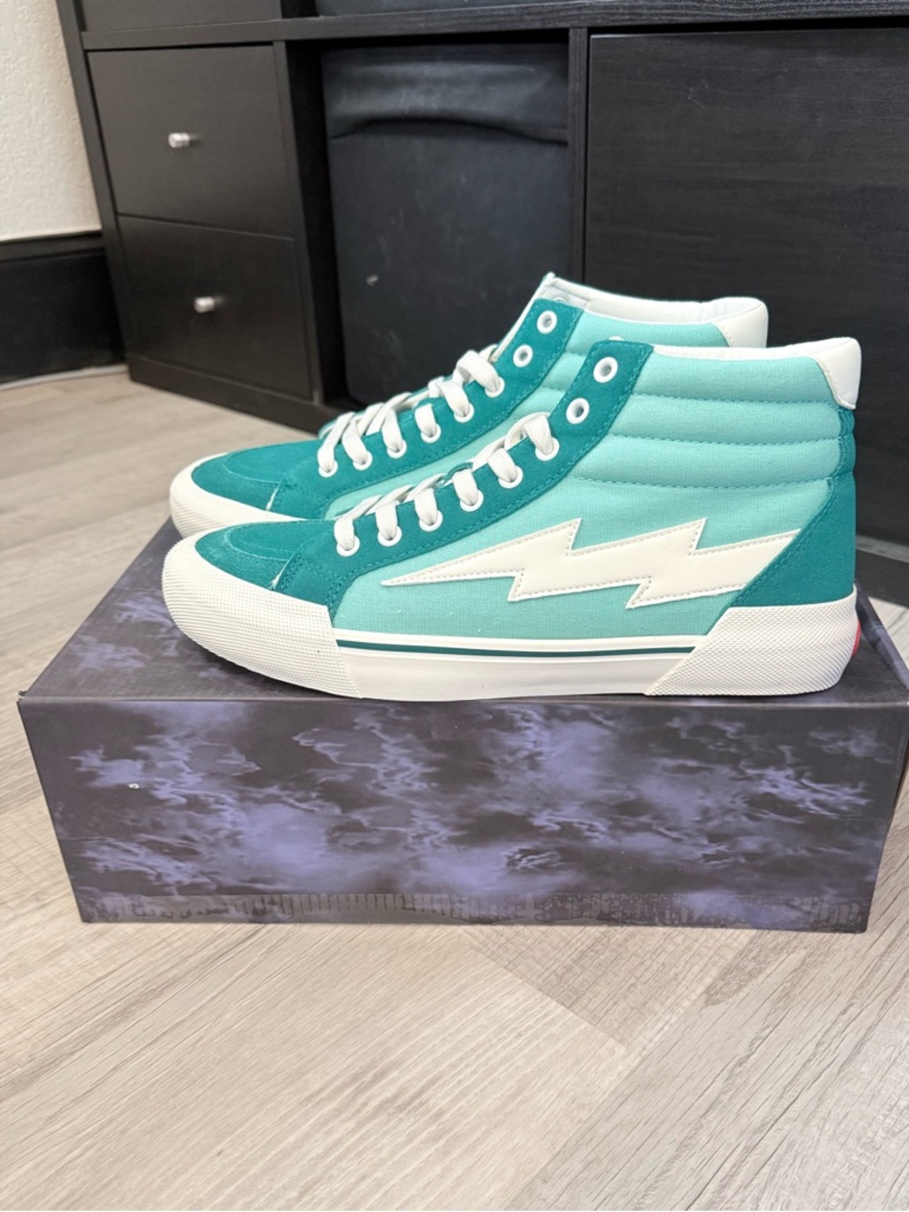 New Revenge X Storm vol 2 bright turquoise seafoam green hightop sneakers
Sz 10